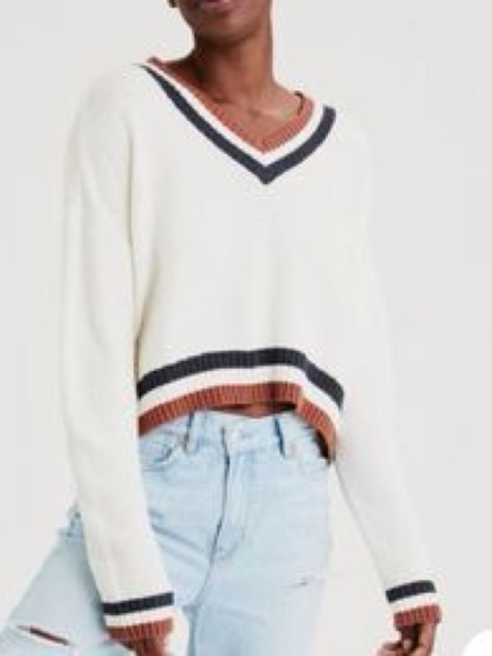 American Eagle Cropped V-Neck Cream Knit Sweater medium Striped